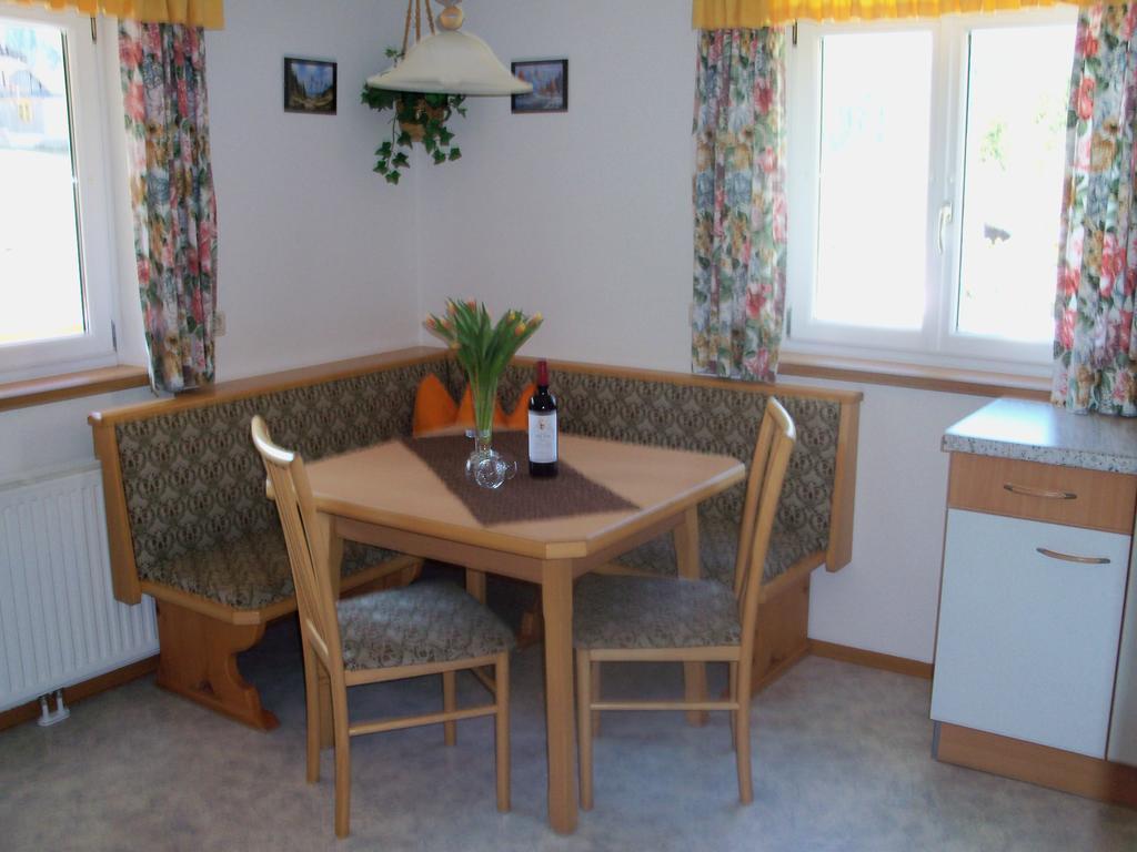 Haus Mary Apartment Russbach am Pass Gschutt Bagian luar foto