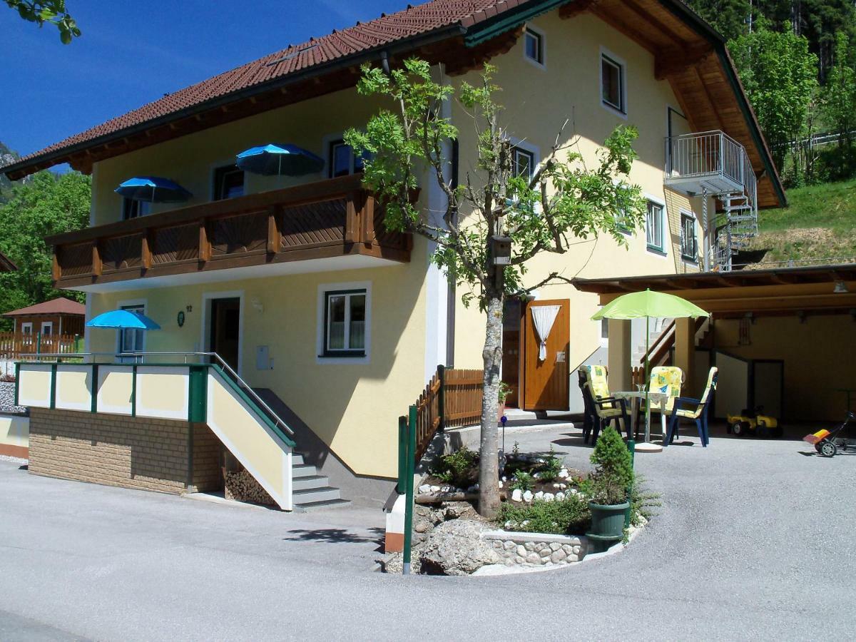 Haus Mary Apartment Russbach am Pass Gschutt Bagian luar foto
